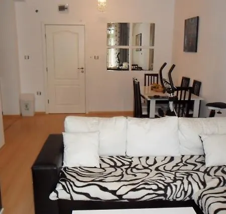 Apartament Chezmel *